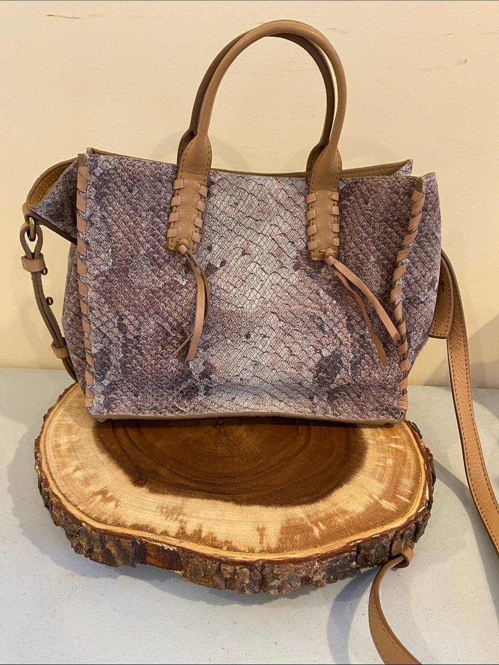 LUCKY BRAND Leather Tote Bag with Crossbody Strap - Picture 2 of 6